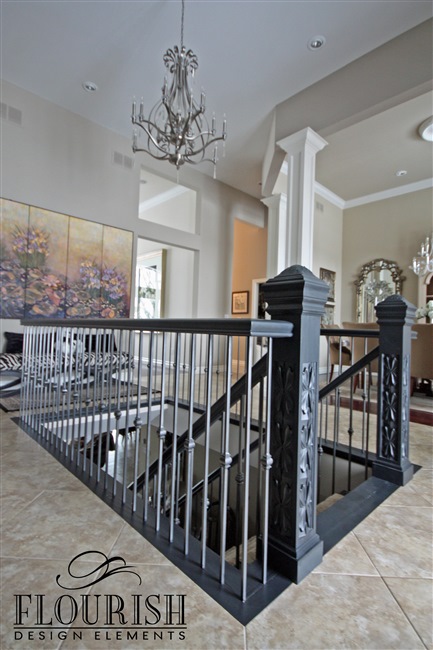 Papillon_Newel Post_W_Bella&Bella 4