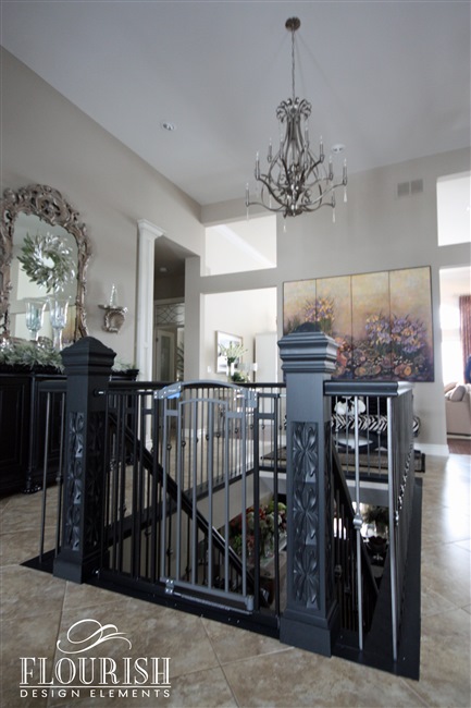 Papillon_Newel Post_W_Bella&Bella 3