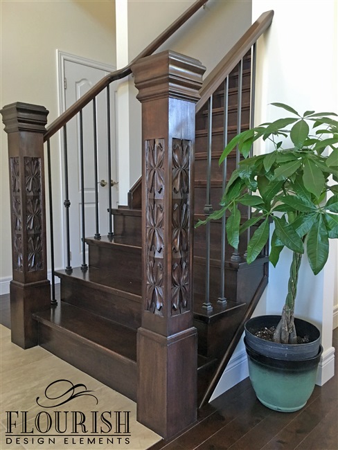 Papillon_Newel Post_W_Bella&Bella 7